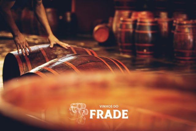 Artesanal do início ao fim.
Porque vinho de verdade não se faz com pressa,
se faz com paixão.
#vinhosdofrade #42anos
#diferentedetodosigualaoseupaladar