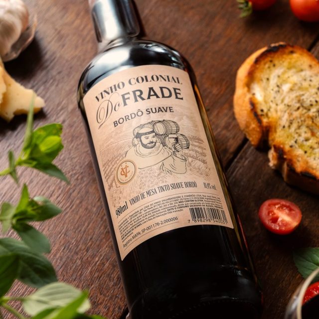 Colonial do Frade.
O vinho mais querido do momento!
#diferentedetodosigualaoseupaladar #vinhosdofrade #42anos #tradição #vinho